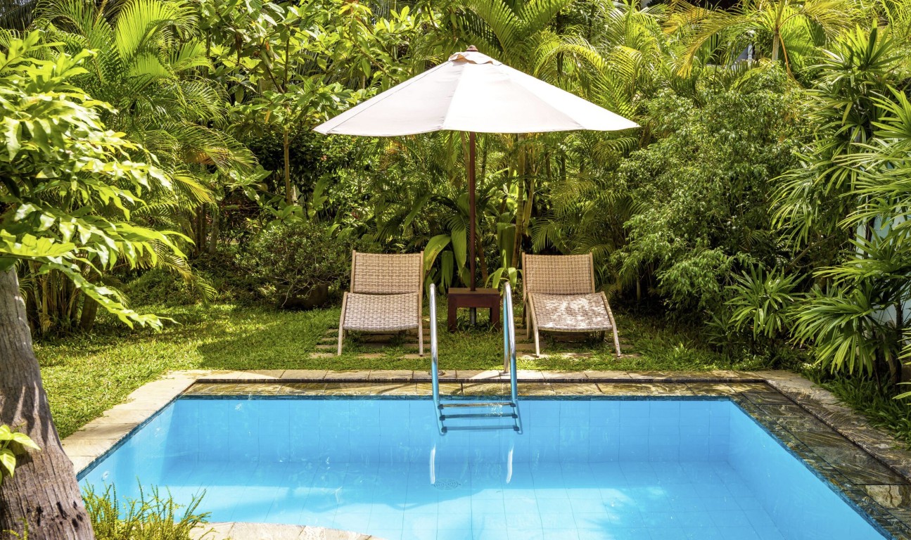 Professional pool cleaning in San Rafael, CA